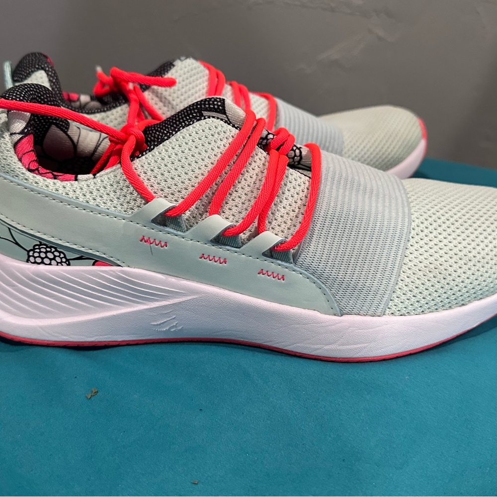 Under Armour Charged Breathe Sneakers - Picture 4 of 6
